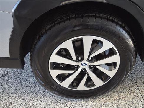 Used 2024 Subaru Outback Premium image 41