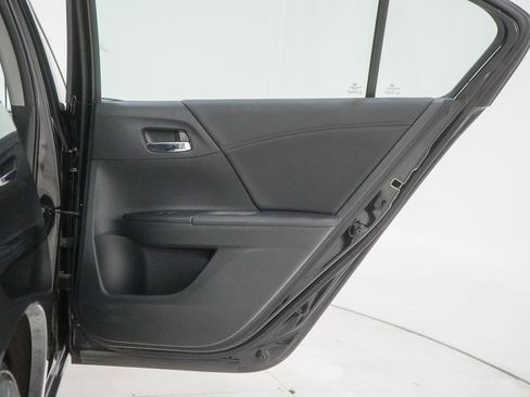 Used 2016 Honda Accord EX-L image 39