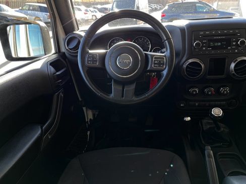 Used 2018 Jeep Wrangler Unlimited Sport w/ Connectivity Group image 13