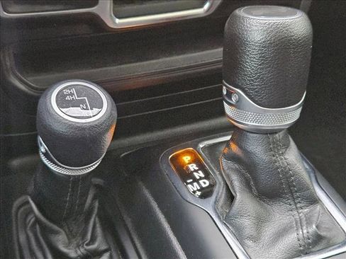 Used 2022 Jeep Wrangler Unlimited Sport AWD/4WD image 14