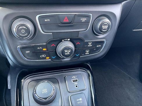 Used 2020 Jeep Compass Limited AWD/4WD image 16