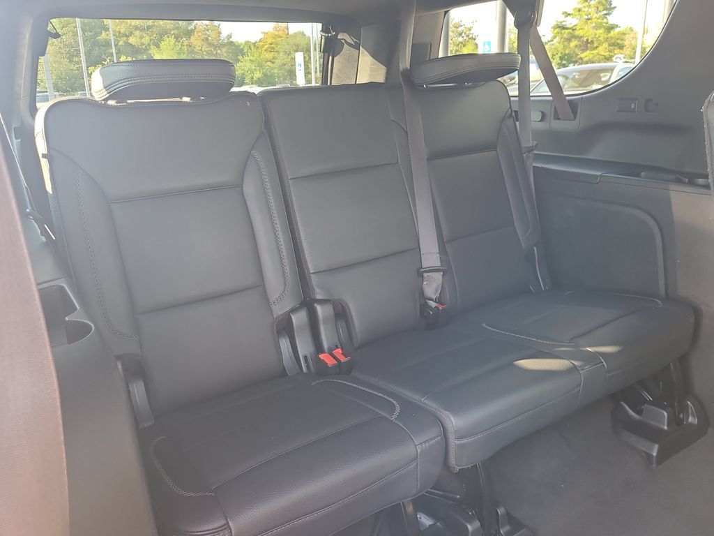 Used 2023 GMC Yukon XL Denali AWD/4WD image 19