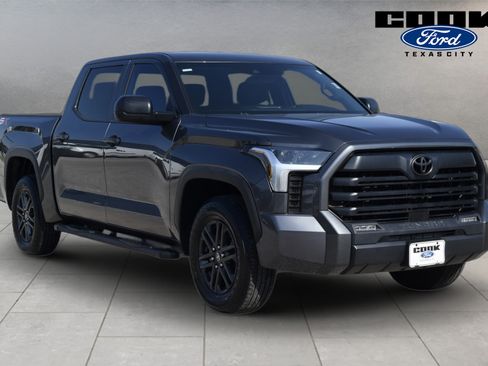 Used 2025 Toyota Tundra SR5 w/ SX Package RWD image 2
