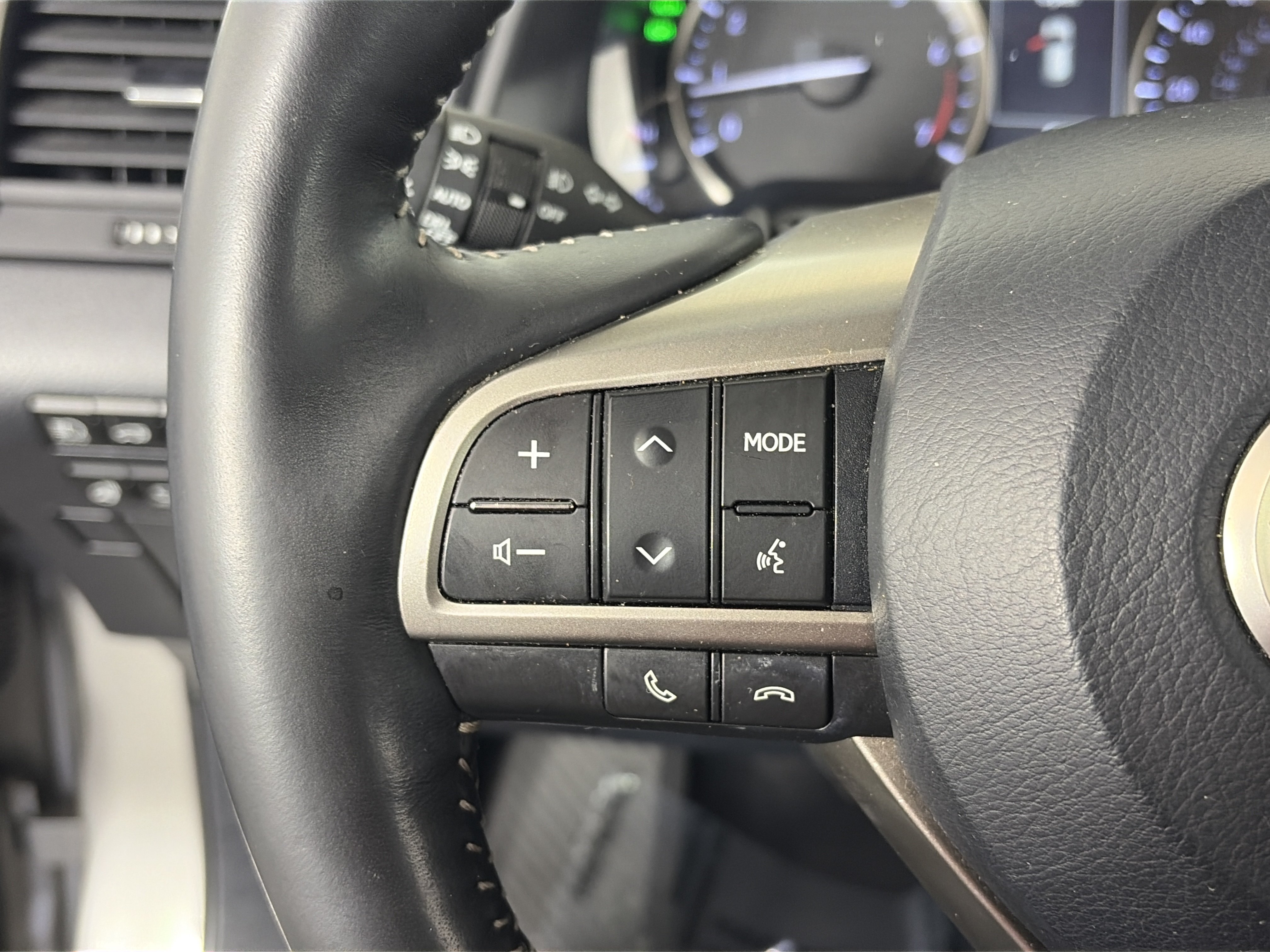 Used 2019 Lexus RX 350L Luxury w/ Accessory Package AWD/4WD image 29