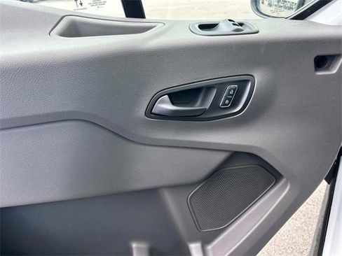 New 2025 Ford Transit 250 148 Medium Roof image 29