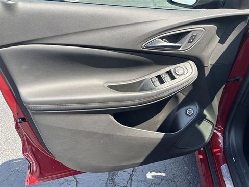 Used 2021 Buick Encore GX Select w/ Sport Touring Package FWD image 21