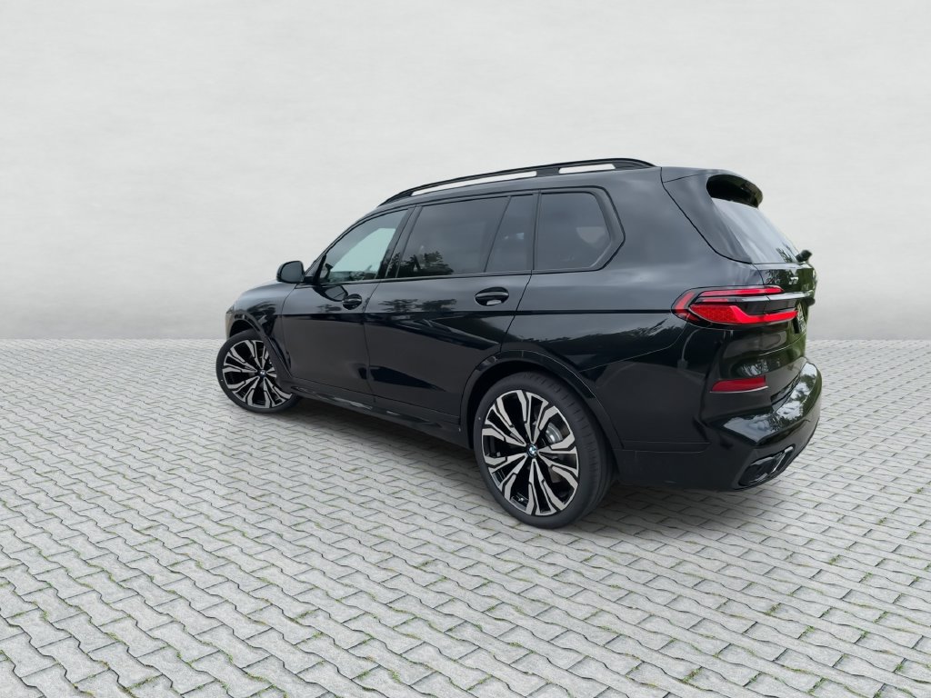 Used 2027 BMW X7 M60i AWD/4WD image 6
