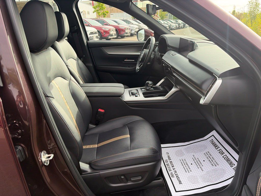 Used 2024 MAZDA CX-90 Plug-In Hybrid w/ Premium Plus AWD/4WD image 12