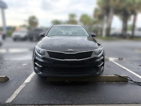 Used 2017 Kia Optima LX FWD image 7