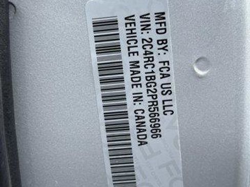 Used 2023 Chrysler Pacifica Touring-L FWD image 30