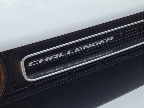 Used 2021 Dodge Challenger SXT w/ Driver Convenience Group RWD image 12