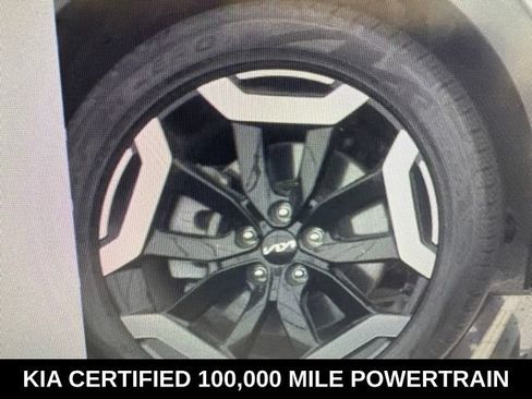 Certified 2023 Kia Telluride EX w/ EX Captain's Chair Package FWD image 9