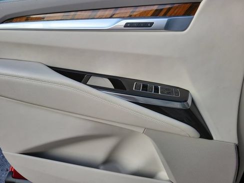 Used 2025 Cadillac Escalade ESV Sport Platinum AWD/4WD image 18