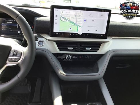 New 2026 Ford Explorer Active image 17