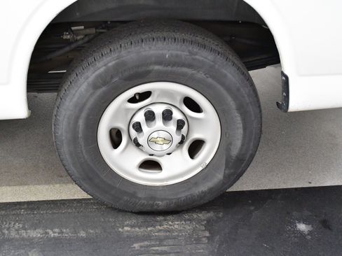 Used 2024 Chevrolet Express 3500 LT w/ LT Preferred Equipment Group RWD image 31