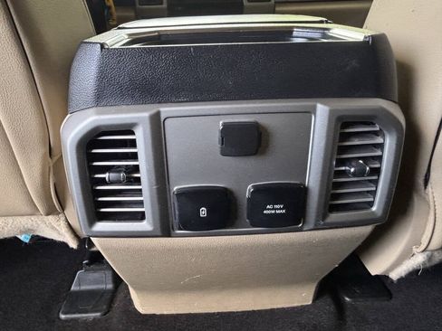 Used 2017 Ford F250 Lariat w/ Lariat Value Package AWD/4WD image 28