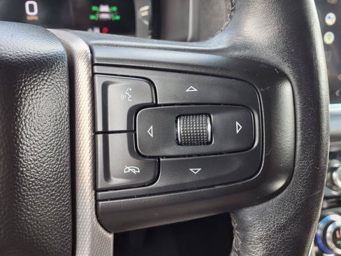 Used 2022 GMC Yukon XL Denali AWD/4WD image 16