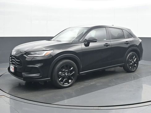 Used 2023 Honda HR-V Sport image 2