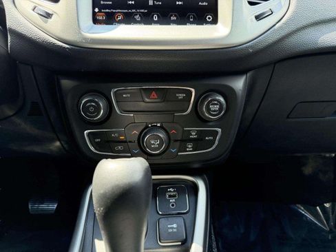 Used 2021 Jeep Compass Latitude AWD/4WD image 15
