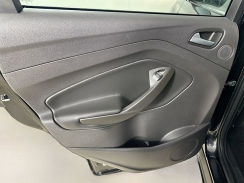 Used 2017 Ford Escape Titanium AWD/4WD image 36