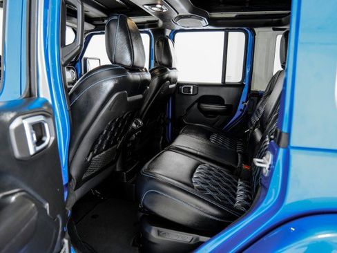 Used 2021 Jeep Wrangler Unlimited Rubicon 4xe w/ Cold Weather Group AWD/4WD image 36
