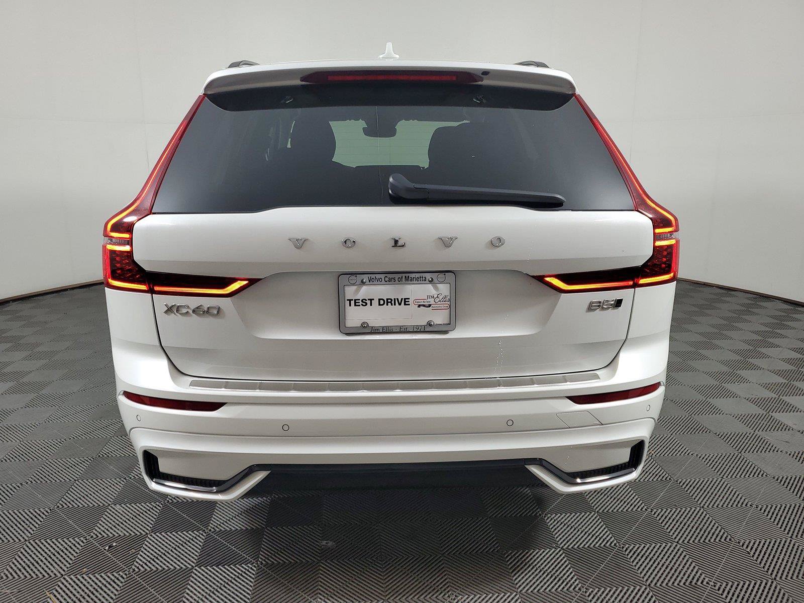 New 2027 Volvo XC60 B5 Core AWD/4WD image 5