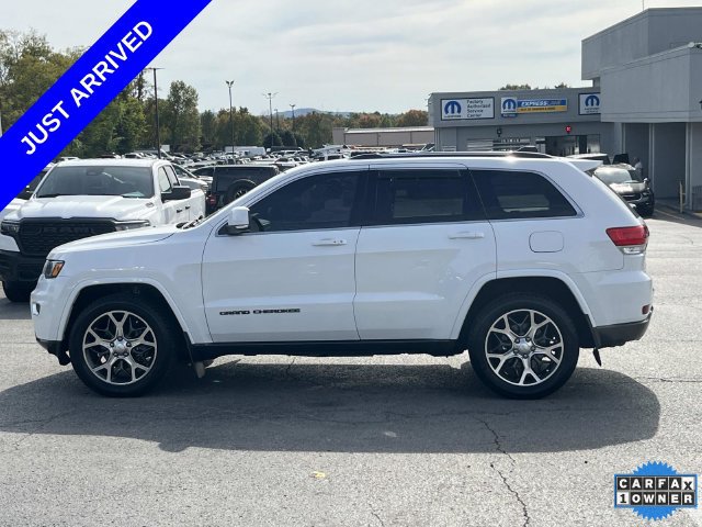 Used 2018 Jeep Grand Cherokee Limited AWD/4WD image 16
