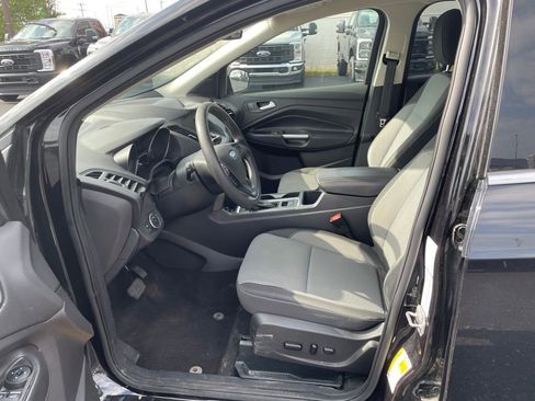 Used 2019 Ford Escape SE w/ Ford Safe & Smart Package AWD/4WD image 9