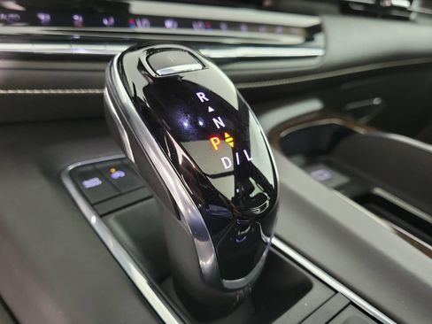 Certified 2023 Cadillac Escalade Sport Platinum AWD/4WD image 31