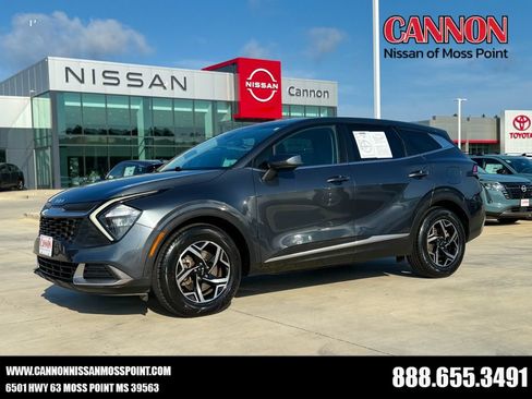 Used 2023 Kia Sportage LX FWD image 1