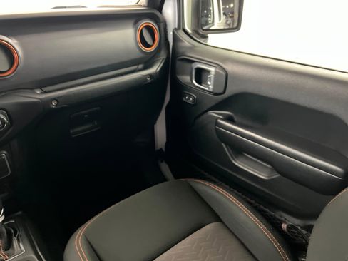 Used 2021 Jeep Gladiator Mojave AWD/4WD image 10
