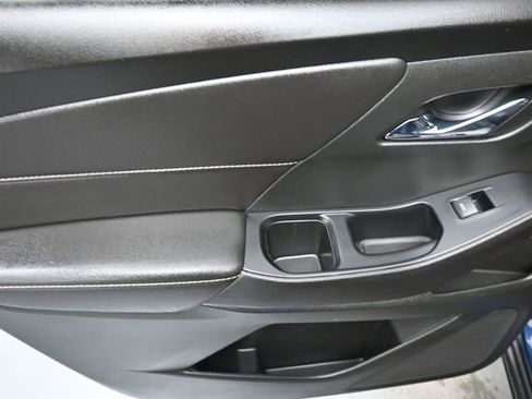 Used 2023 Chevrolet Traverse LT w/ LT Premium Package image 19