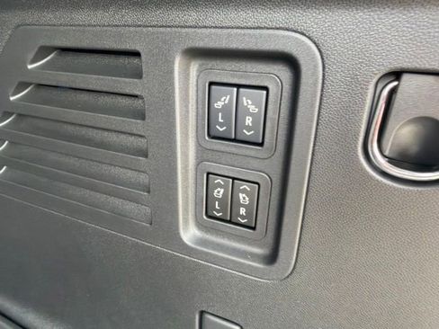 New 2026 GMC Acadia Denali Ultimate w/ LPO, Floor Liner Package AWD/4WD image 26