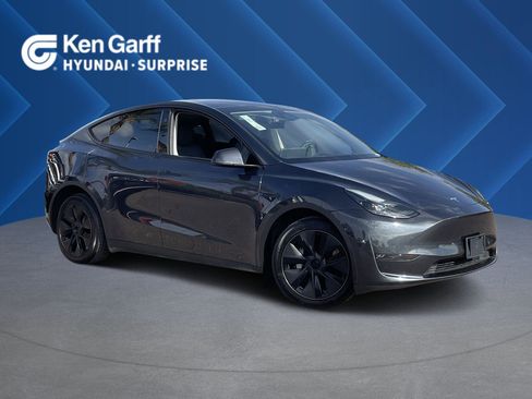 Used 2025 Tesla Model Y Long Range image 1