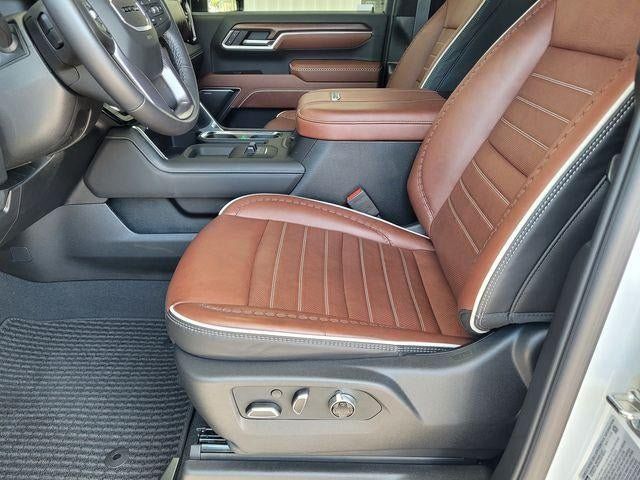New 2025 GMC Sierra 2500 Denali Ultimate w/ Max Trailering Package AWD/4WD image 17