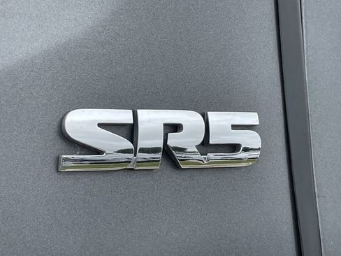 Used 2018 Toyota Tacoma SR5 RWD image 27