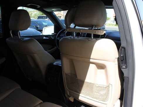 Used 2017 Mercedes-Benz GLS 450 4MATIC image 25
