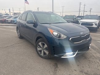 Used 2017 Kia Niro EX video 1
