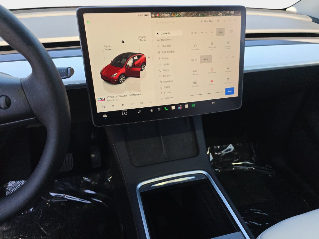 Used 2022 Tesla Model Y Long Range AWD/4WD image 26