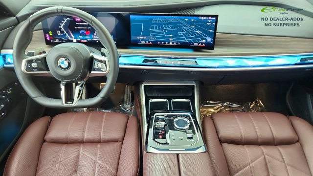 Used 2023 BMW 760i xDrive AWD/4WD image 35