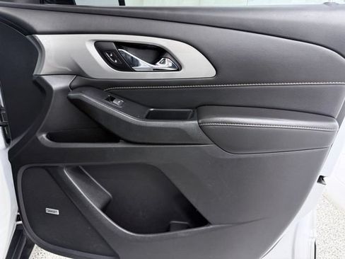 Used 2020 Chevrolet Traverse RS FWD image 19
