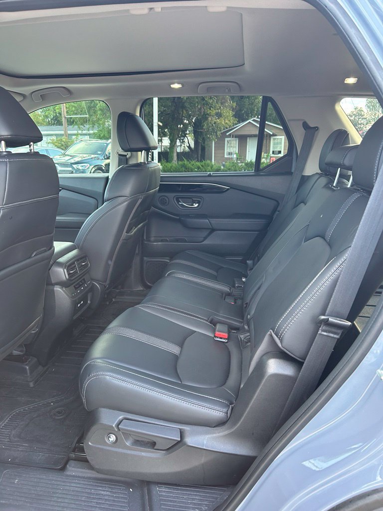 Used 2023 Honda Pilot Touring image 16