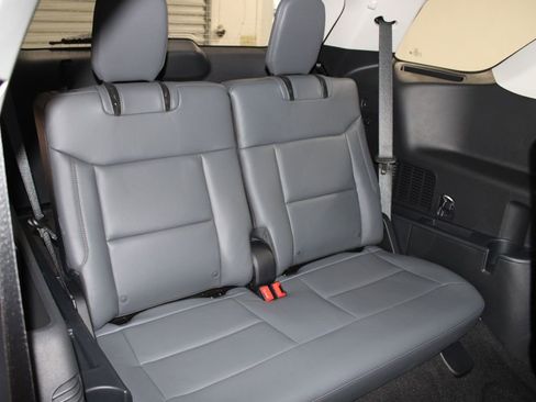 New 2026 Ford Explorer Active RWD image 33