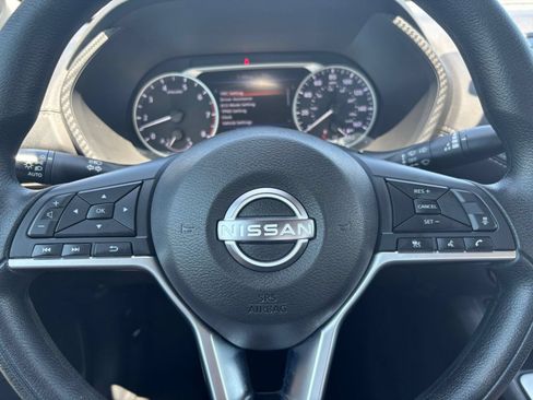 Used 2025 Nissan Sentra SV FWD image 25