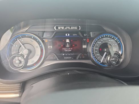Used 2020 RAM 2500 Limited w/ Black Appearance Package AWD/4WD image 19
