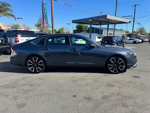 Used 2024 Honda Accord Touring image 9
