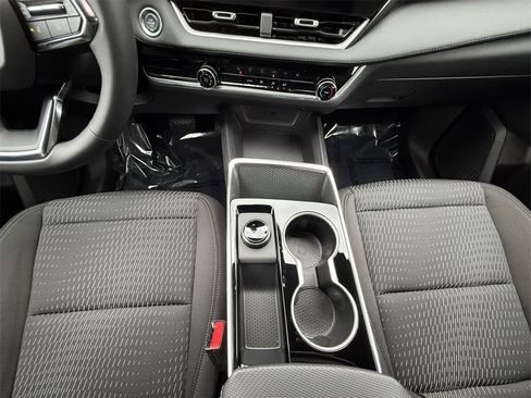 Used 2026 Chevrolet Equinox LT image 21