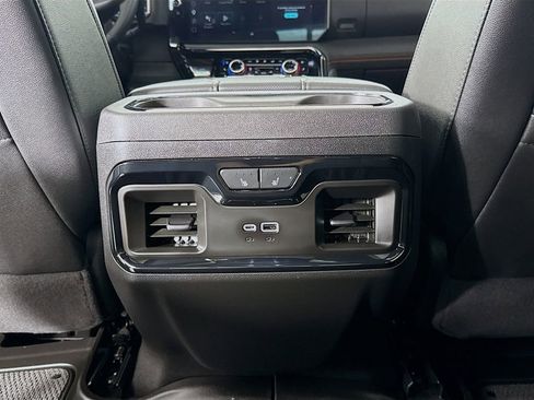 Used 2024 GMC Sierra 2500 AT4 w/ AT4 Premium Plus Package AWD/4WD image 28