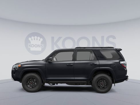 Used 2024 Toyota 4Runner TRD Off-Road AWD/4WD image 4