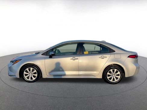 Used 2025 Toyota Corolla LE image 9